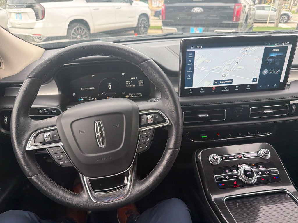 Used 2023 Lincoln Nautilus AWD w/ Premium Package image 12