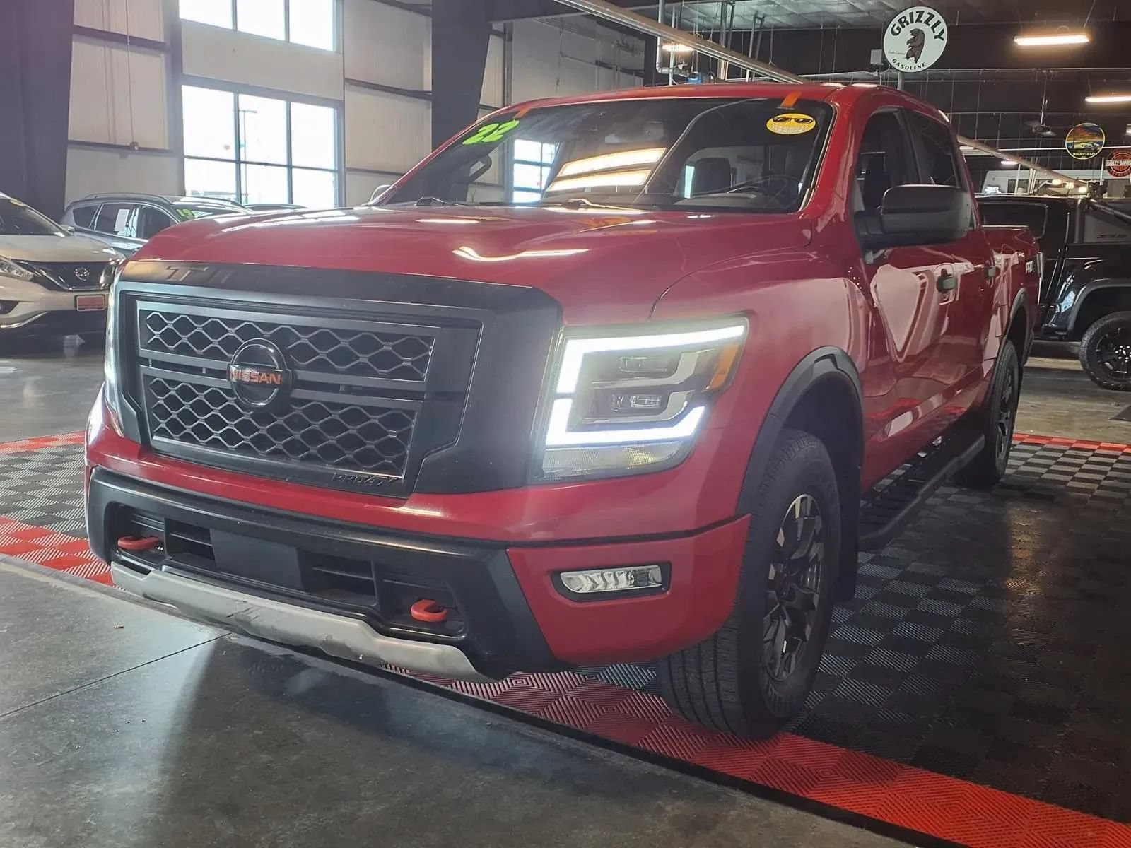 Used 2022 Nissan Titan PRO-4X w/ Off Road Protection Package AWD/4WD image 4