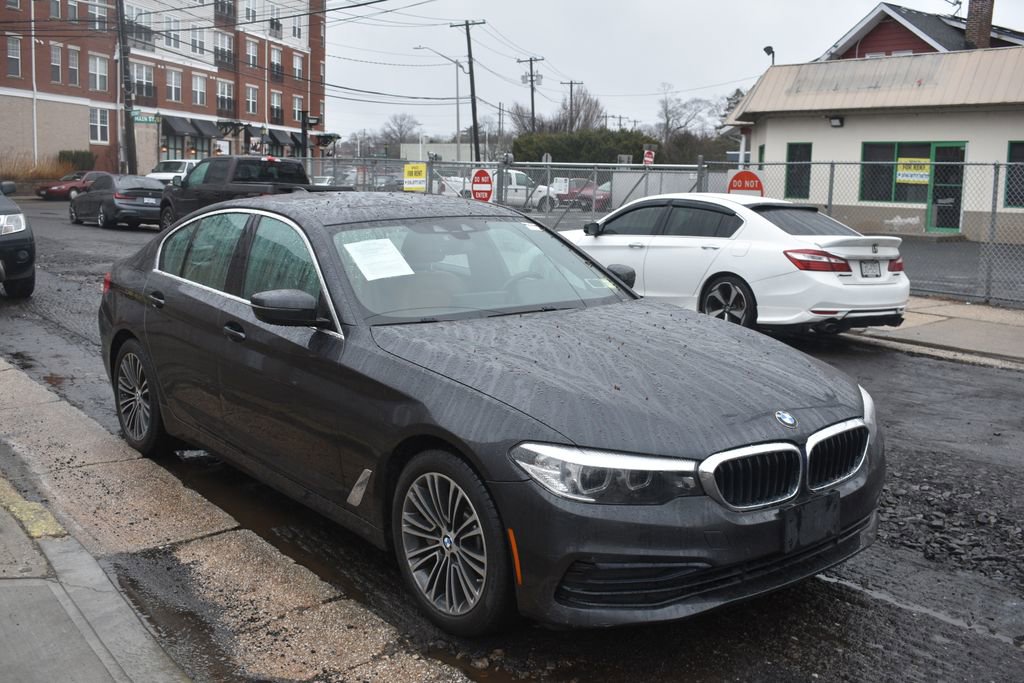 Used 2019 BMW 530i xDrive w/ Convenience Package AWD/4WD image 4