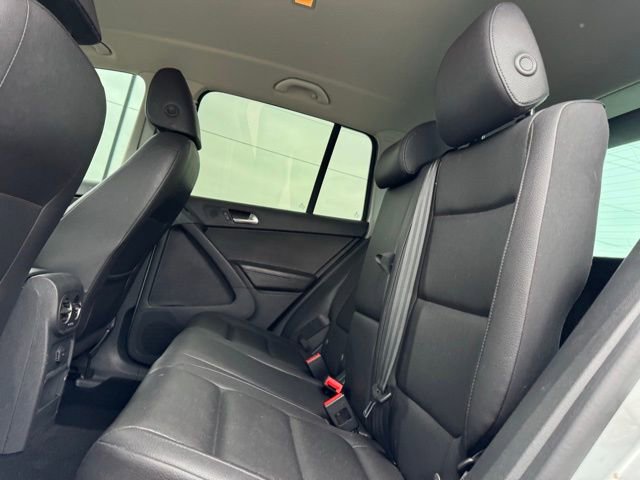Used 2017 Volkswagen Tiguan S image 10