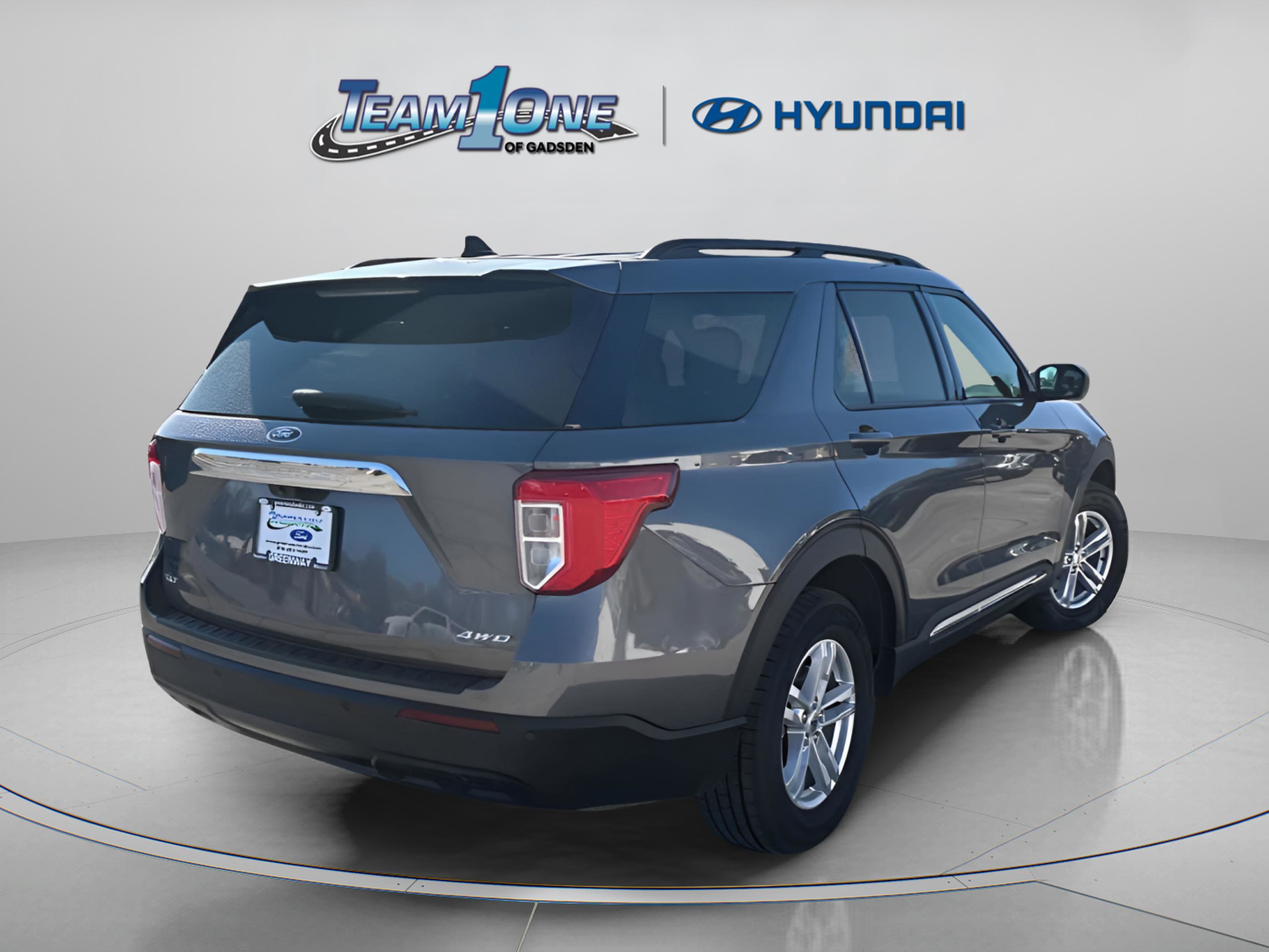 Used 2023 Ford Explorer XLT AWD/4WD image 8