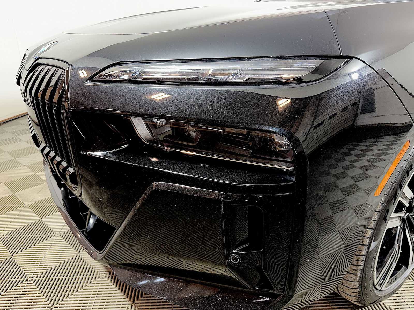 Certified 2023 BMW i7 xDrive60 w/ Executive Package 2 image 27