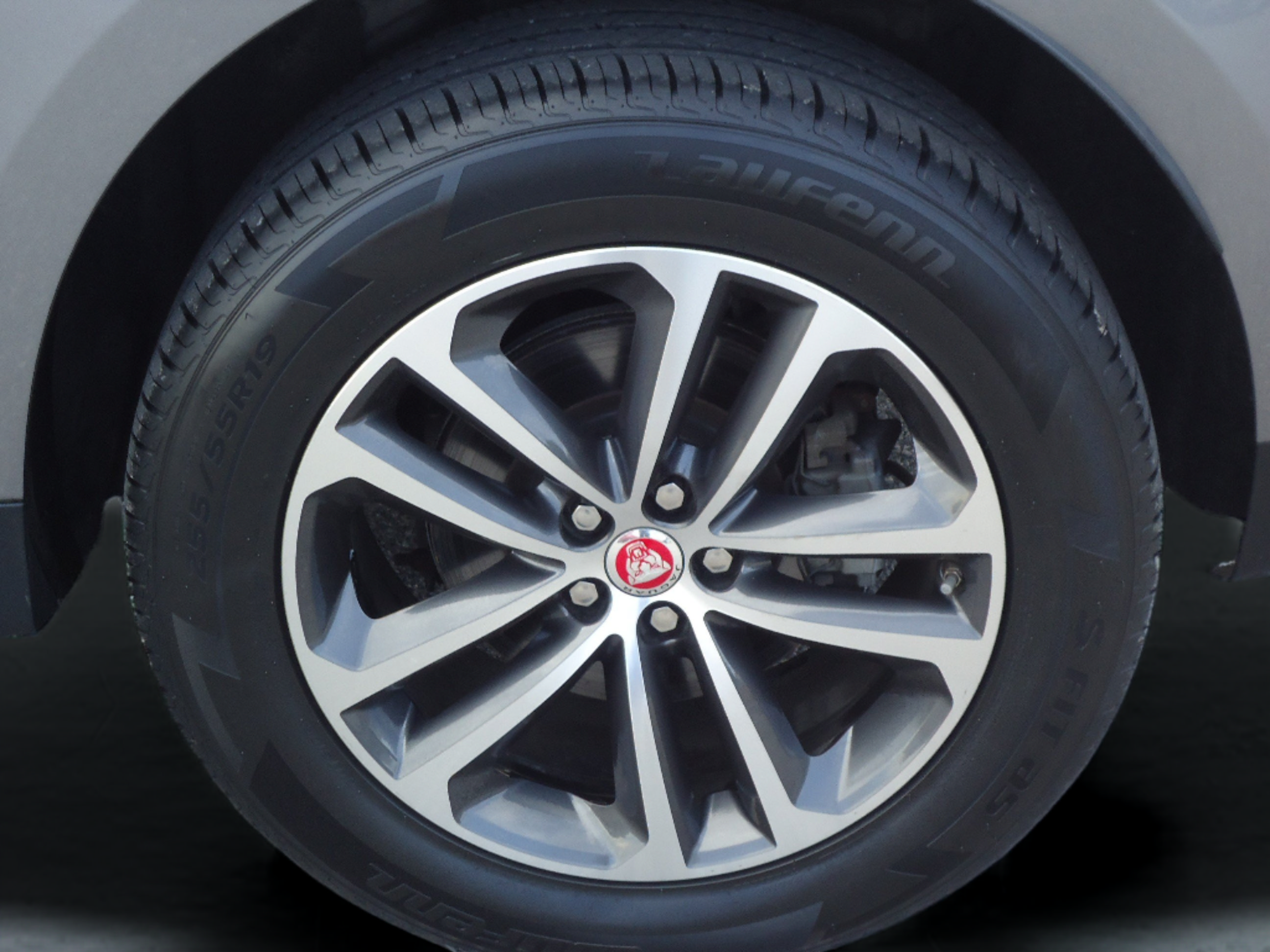 Used 2020 Jaguar F-PACE Premium AWD/4WD image 9