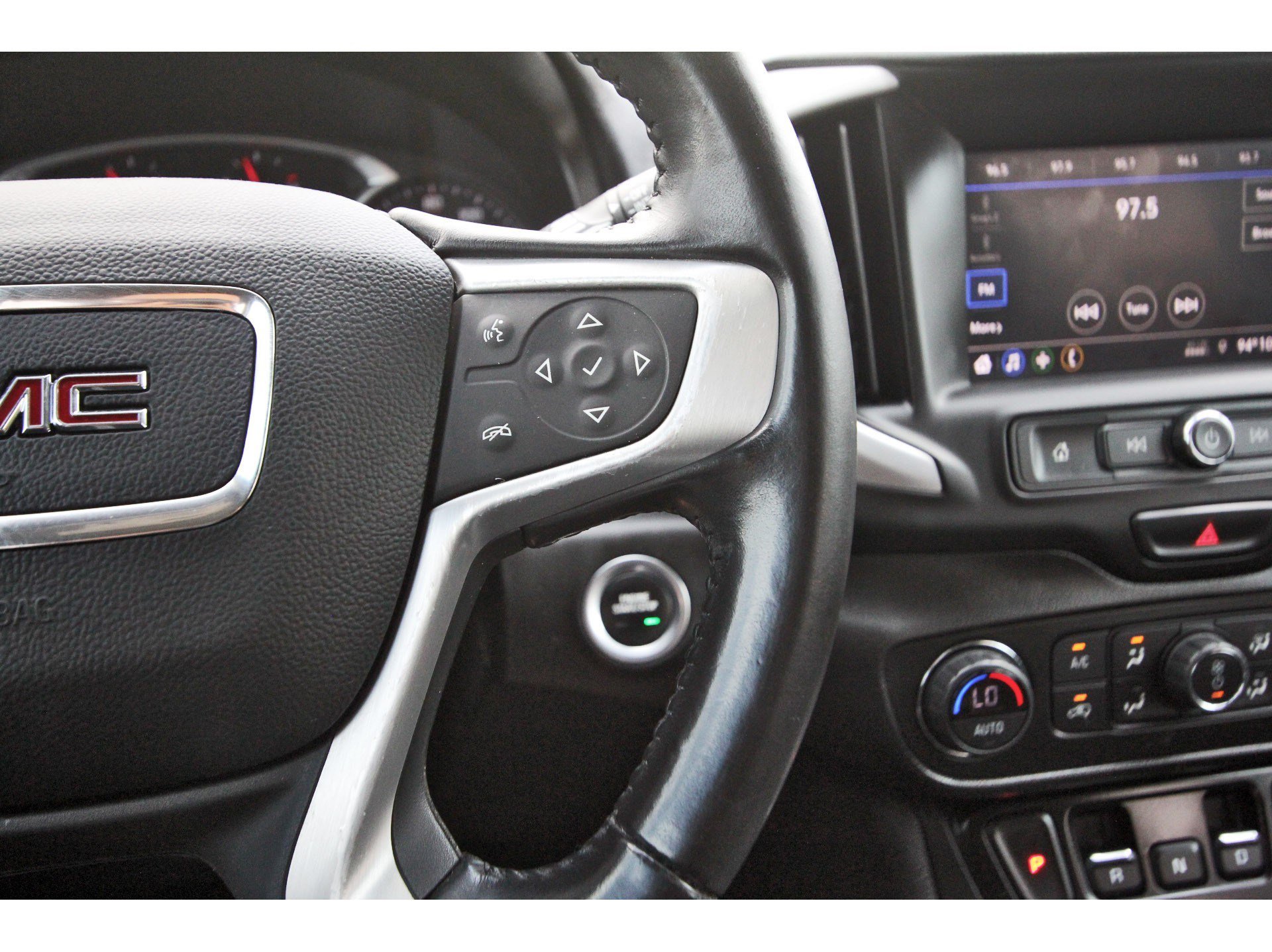 Used 2021 GMC Terrain SLE w/ Driver Convenience Package FWD image 17