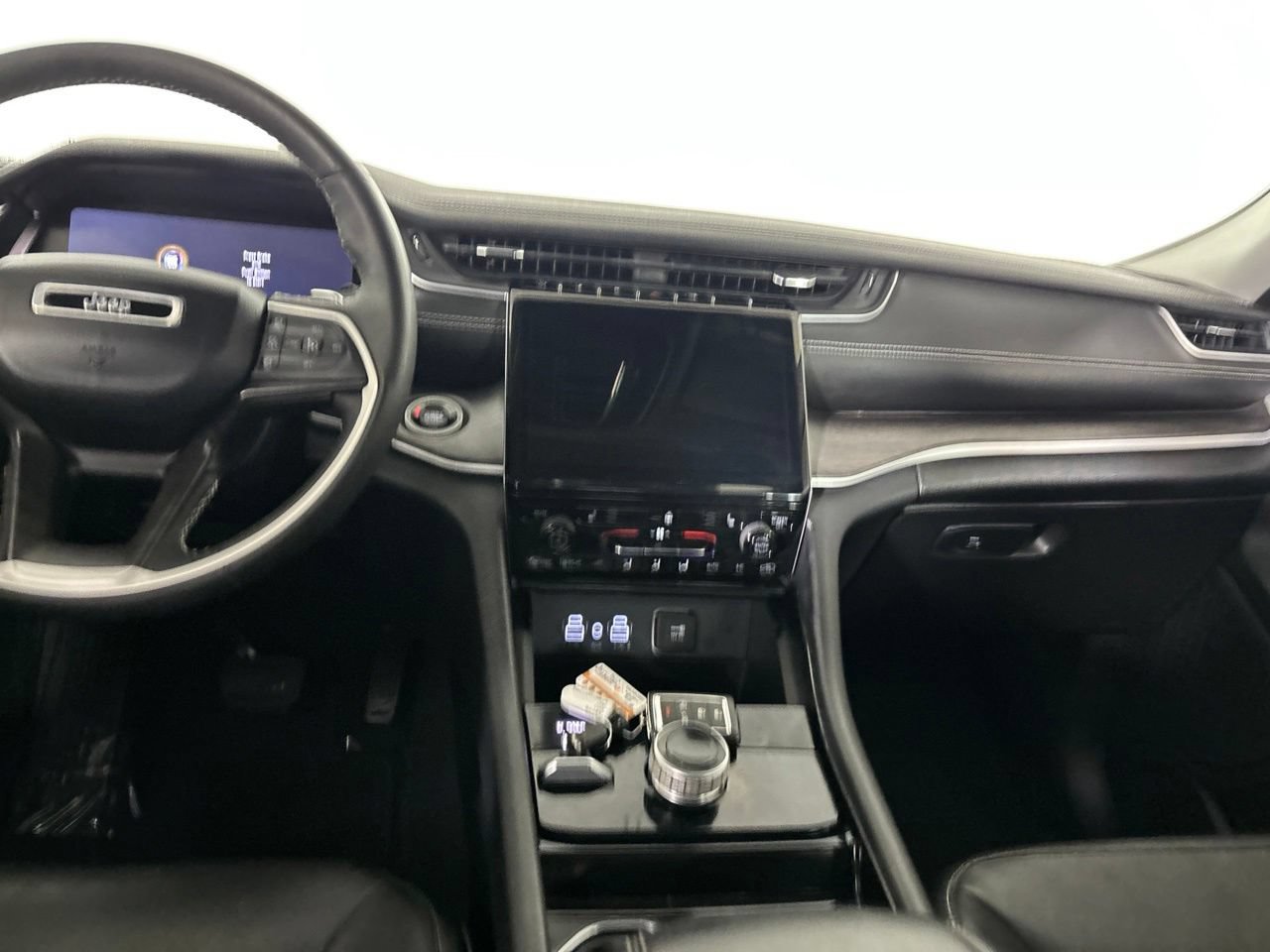 Used 2023 Jeep Grand Cherokee Limited AWD/4WD image 26