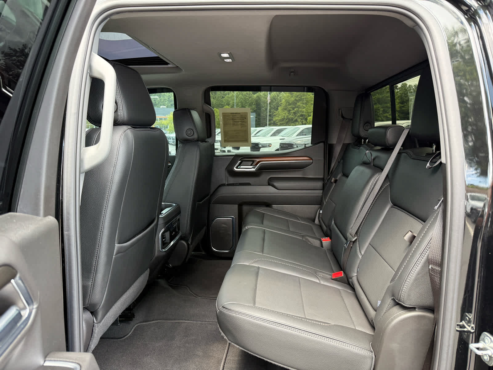 Used 2024 GMC Sierra 1500 Denali AWD/4WD image 25