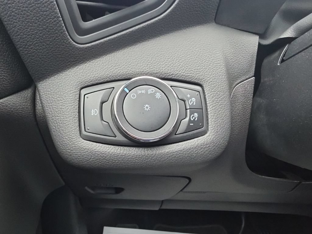 Used 2015 Ford Escape SE FWD image 9