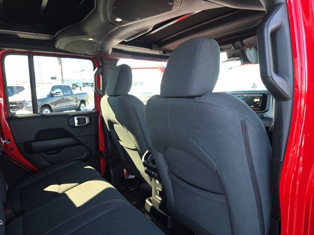 Used 2025 Jeep Wrangler Unlimited Sahara w/ Safety Group AWD/4WD image 41