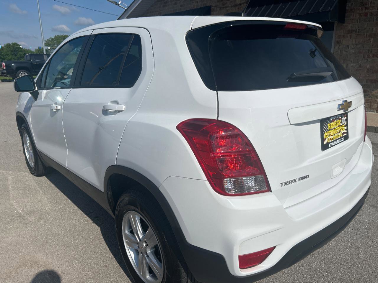 Used 2022 Chevrolet Trax LS w/ Tint and Cruise Package AWD/4WD image 9
