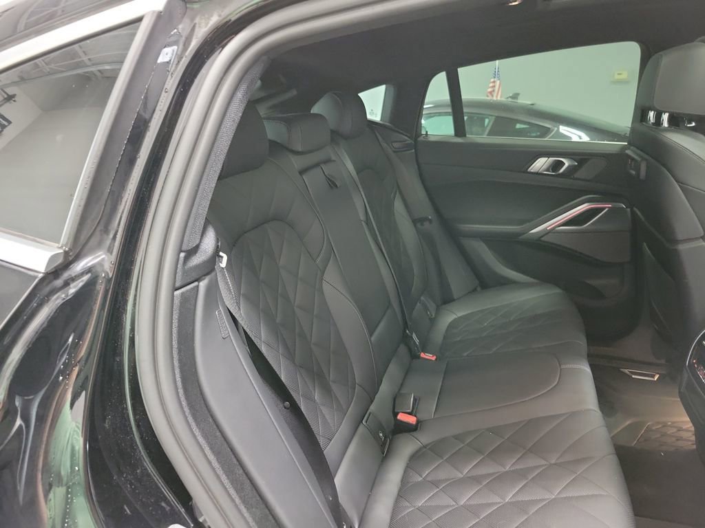 Used 2023 BMW X6 xDrive40i image 16