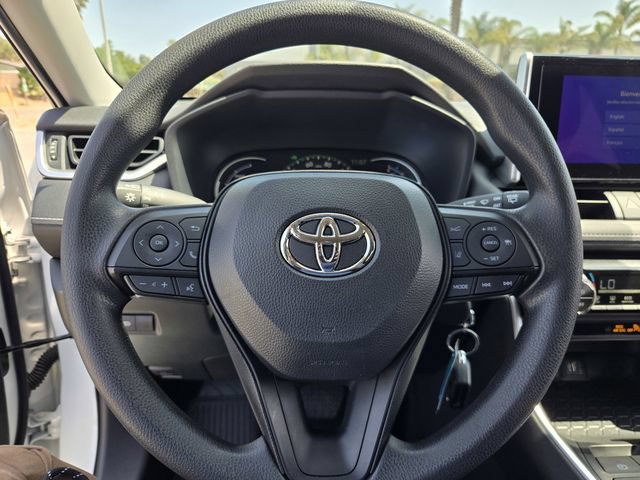 Used 2025 Toyota RAV4 LE AWD/4WD image 20