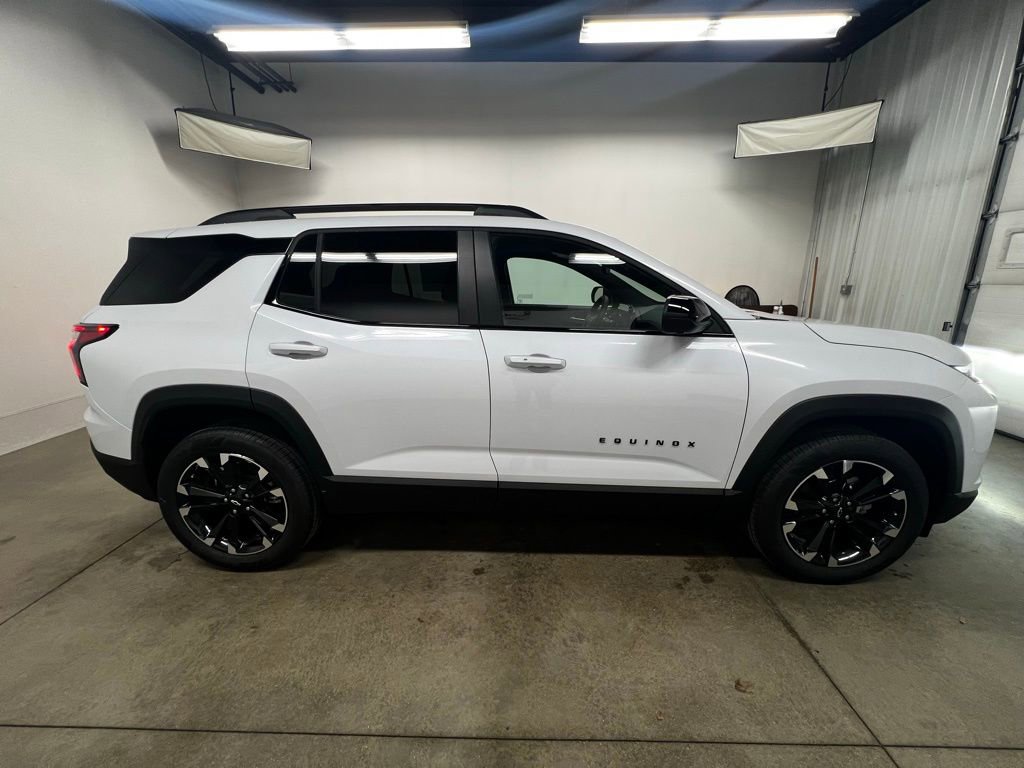 New 2026 Chevrolet Equinox RS w/ Convenience Package III image 2