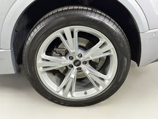 Used 2022 Audi Q8 Premium Plus image 33