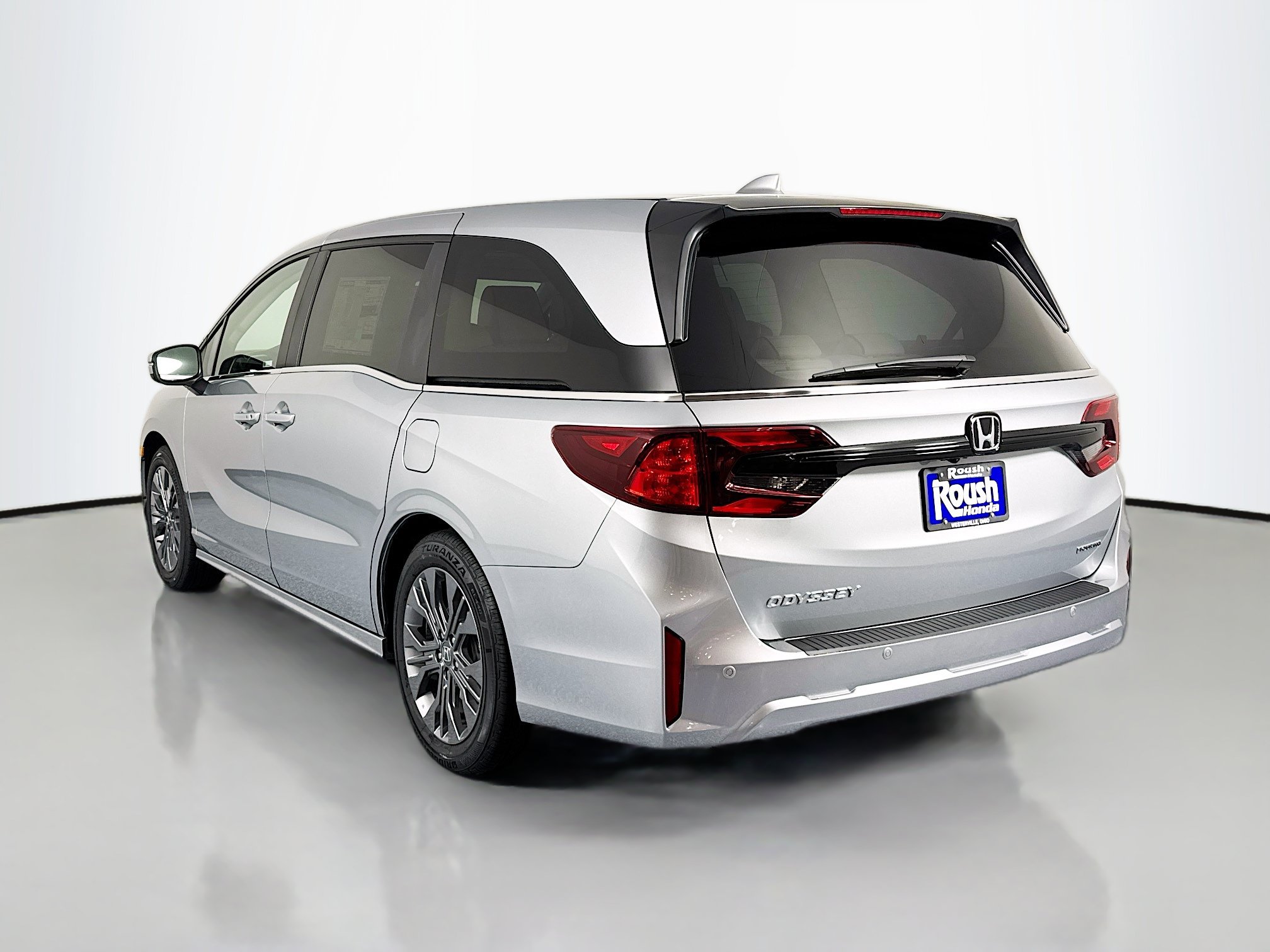 New 2026 Honda Odyssey Touring image 7