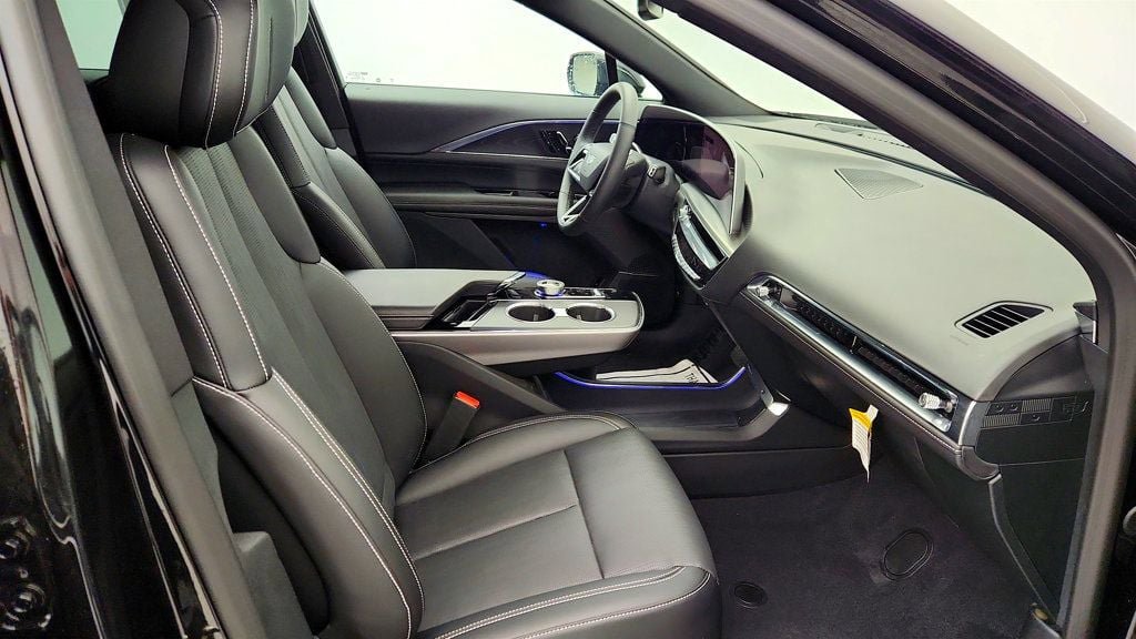 Used 2024 Cadillac Lyriq Luxury RWD image 22