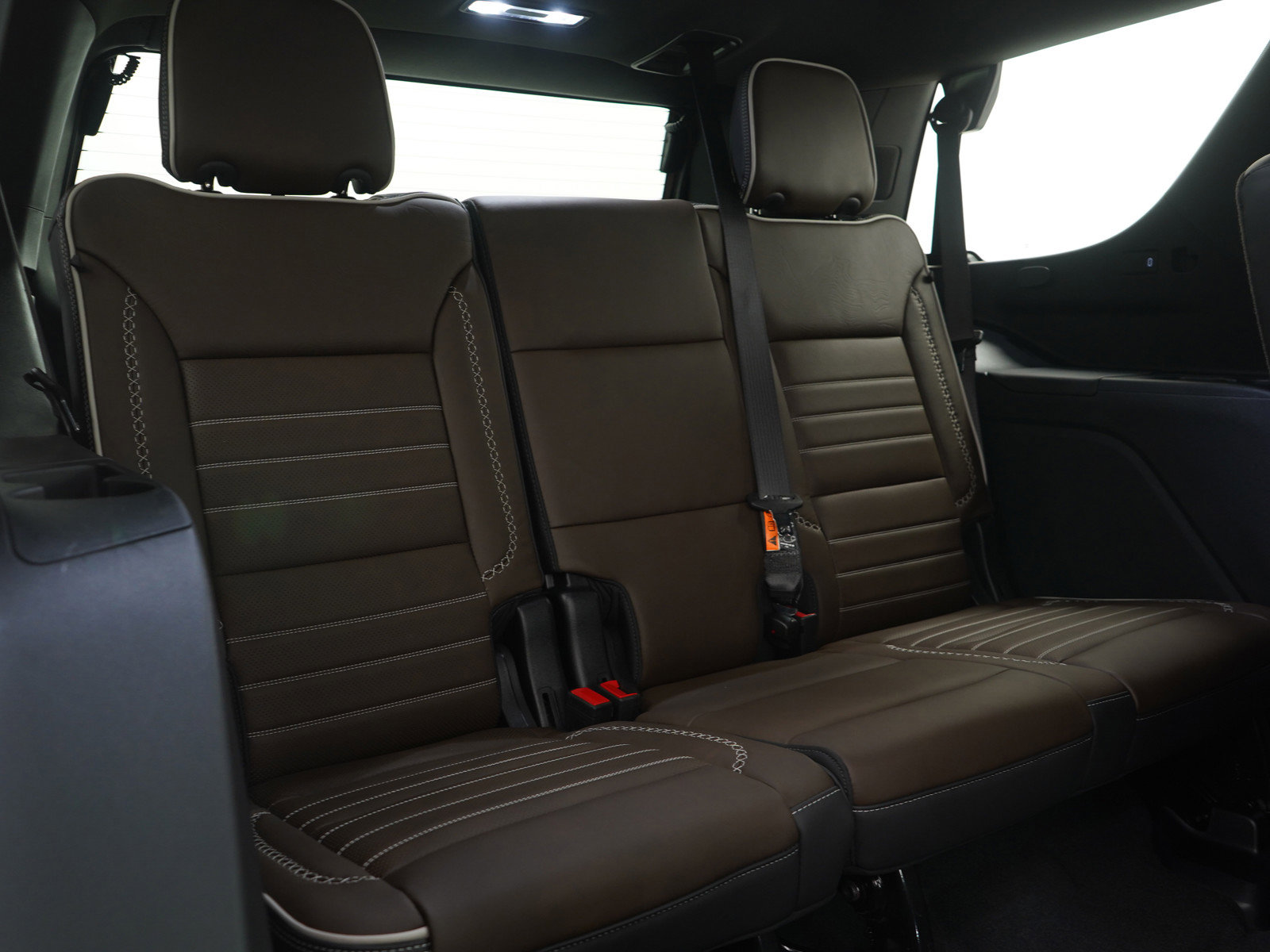 Used 2025 GMC Yukon Denali Ultimate w/ LPO, Floor Liner Package image 17