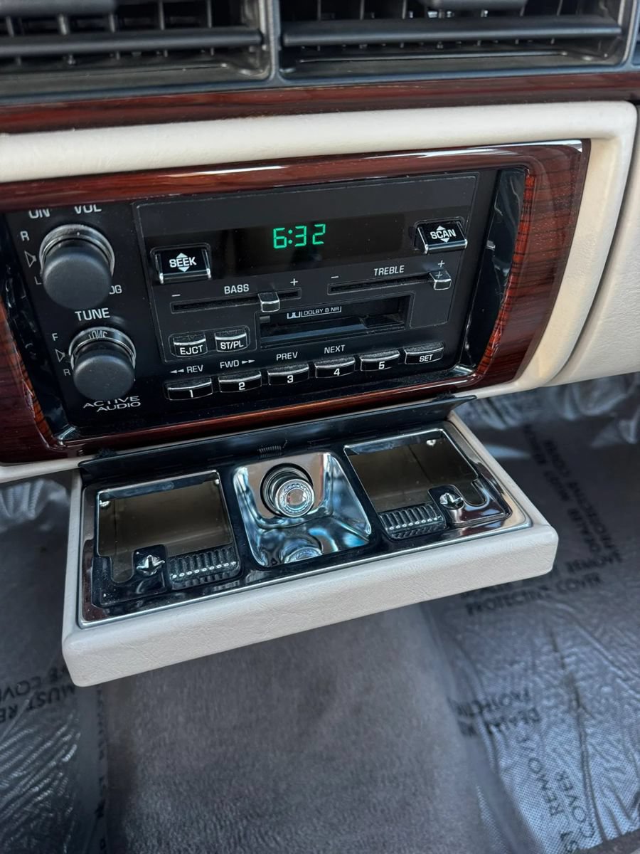 Used 1994 Cadillac De Ville Concours FWD image 59