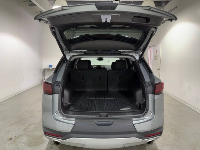 Used 2024 Chevrolet Blazer LT w/ Convenience Package FWD image 8