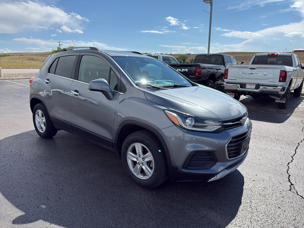 Used 2019 Chevrolet Trax LT w/ LT Convenience Package AWD/4WD image 3