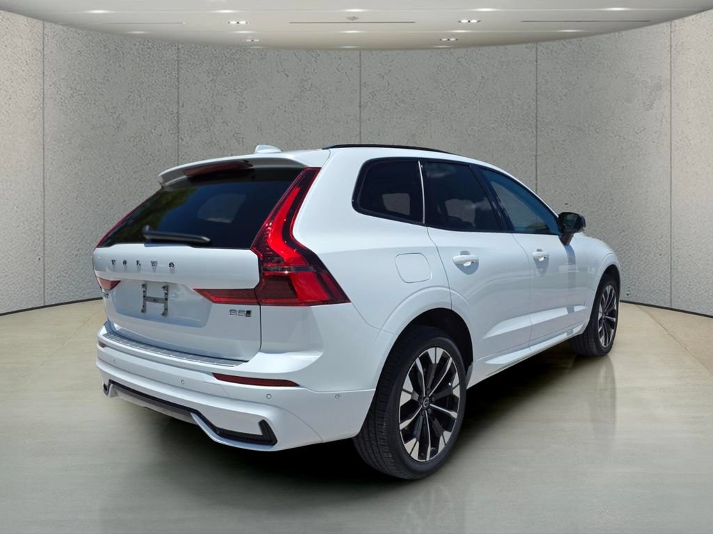 Used 2026 Volvo XC60 B5 Plus w/ Protection Package Premier AWD/4WD image 4