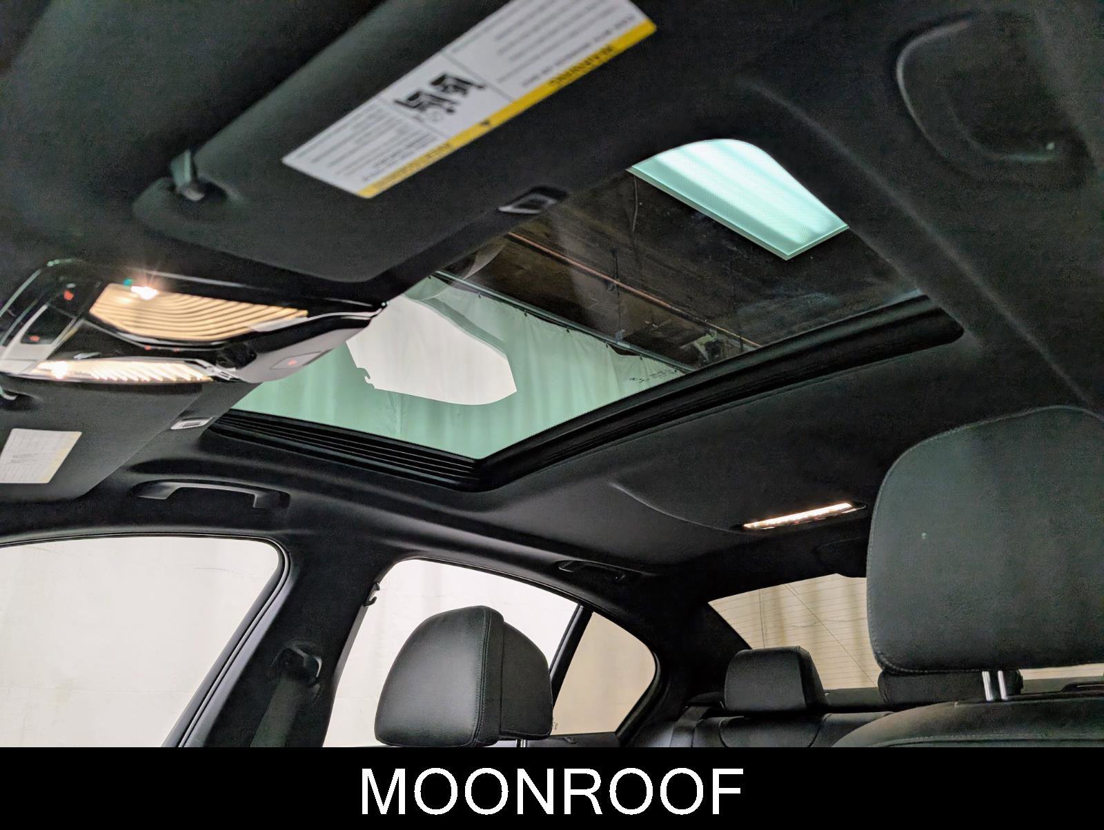 Used 2022 BMW M550i xDrive image 17