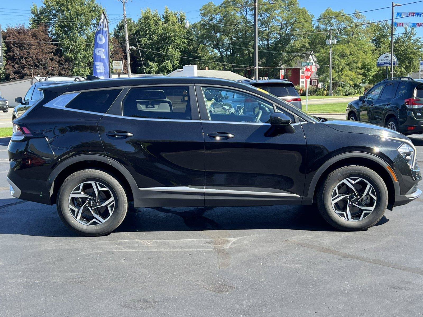 Used 2023 Kia Sportage LX AWD/4WD image 37