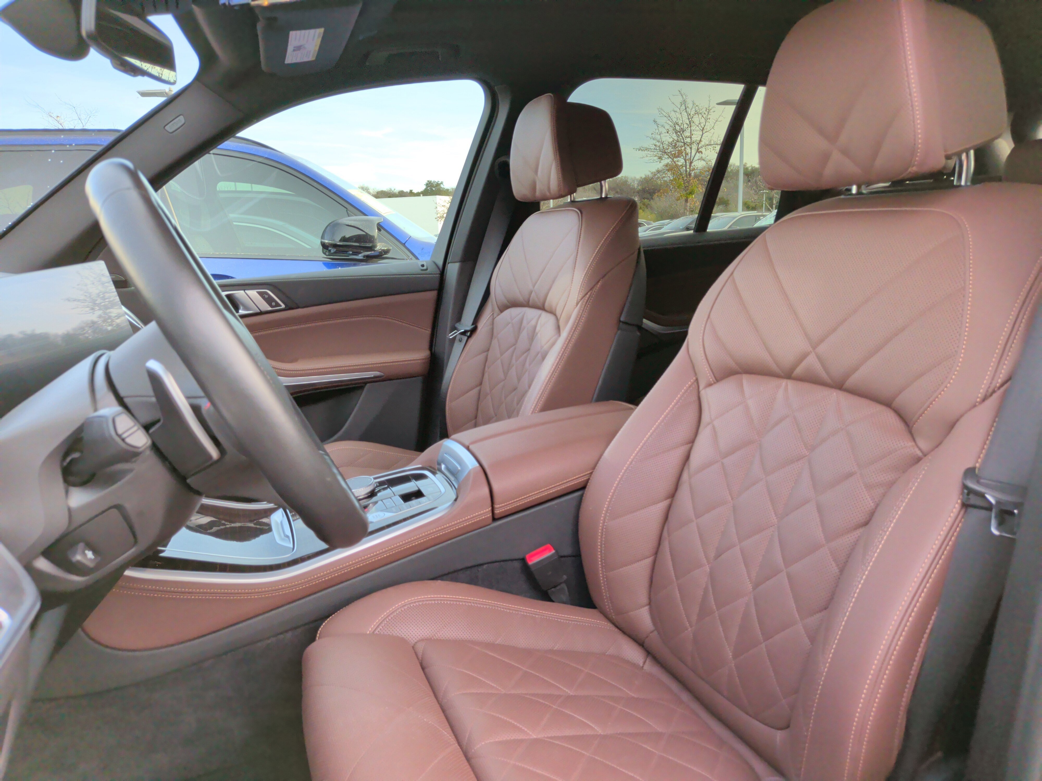 Certified 2025 BMW X5 M60i w/ Climate Comfort Package image 25