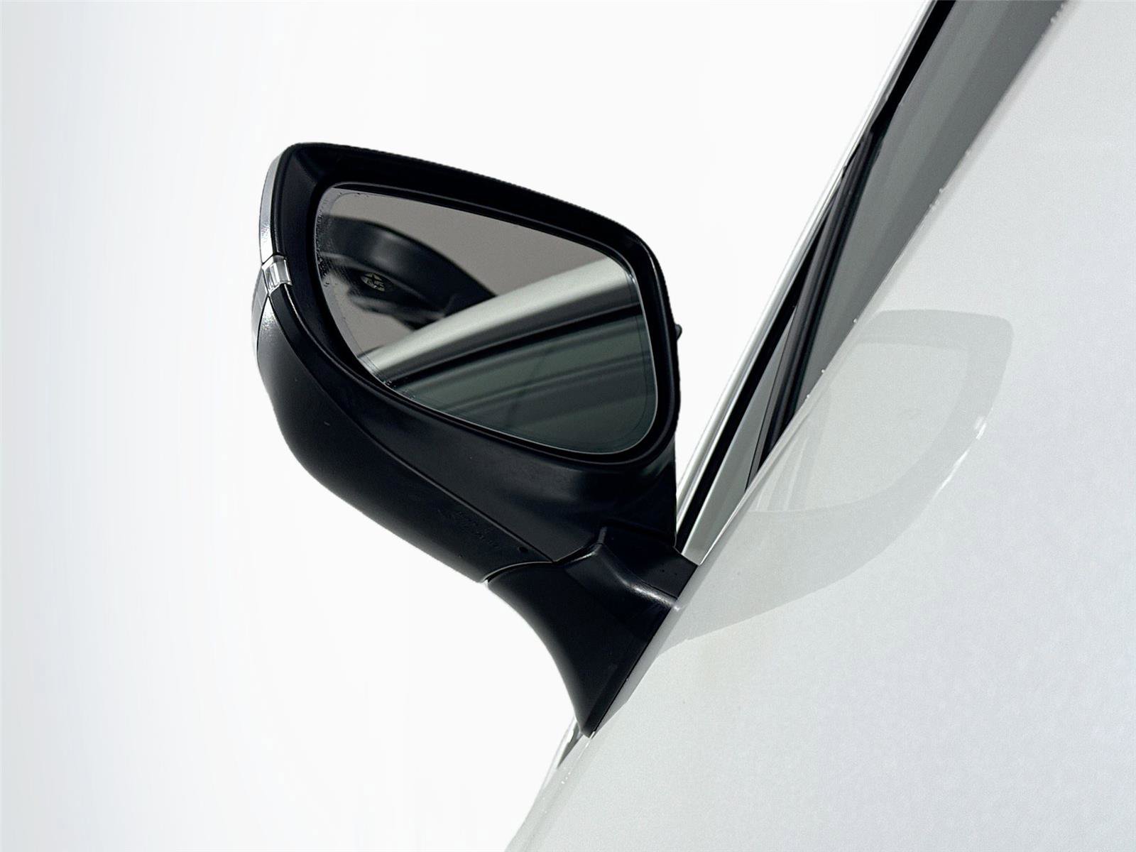 Used 2024 Subaru Crosstrek 2.5i Limited w/ Crosstrek Mirror Package image 5