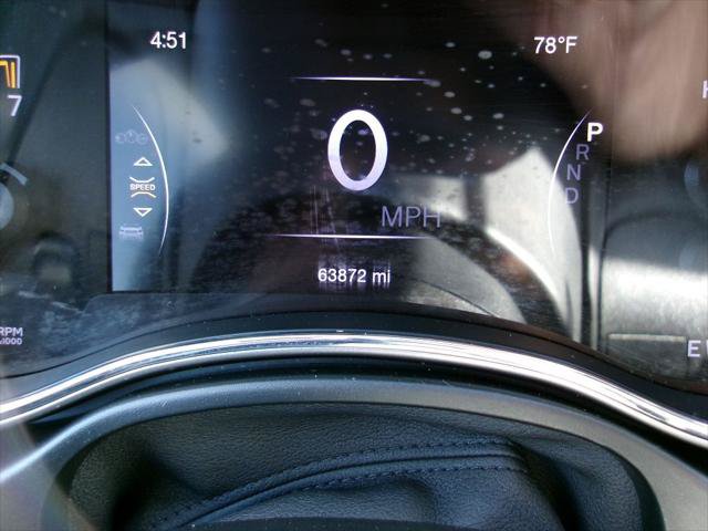 Certified 2019 Jeep Grand Cherokee Laredo w/ Security & Convenience Group AWD/4WD image 12