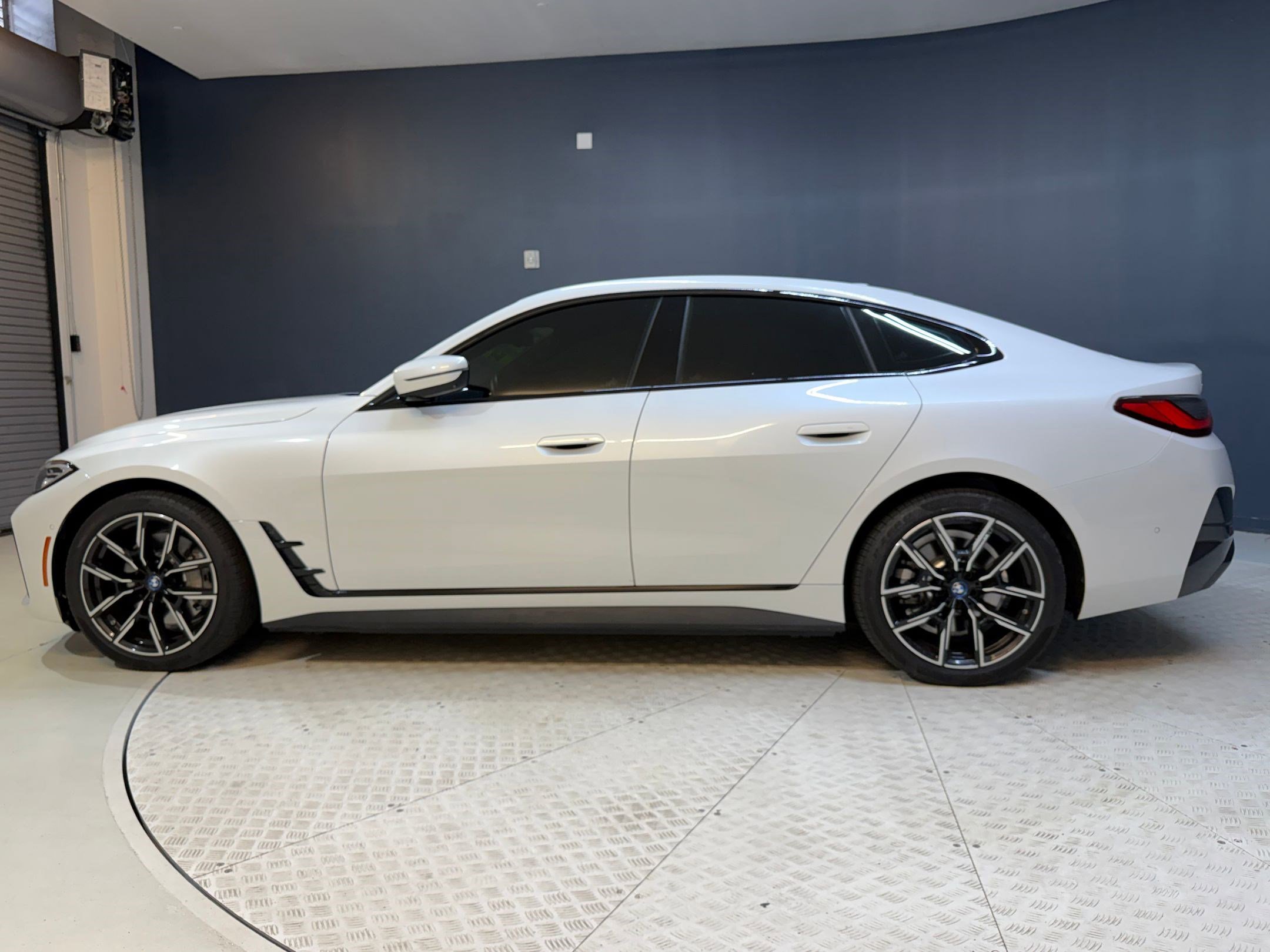 Used 2024 BMW i4 eDrive40 w/ M Sport Package RWD image 2