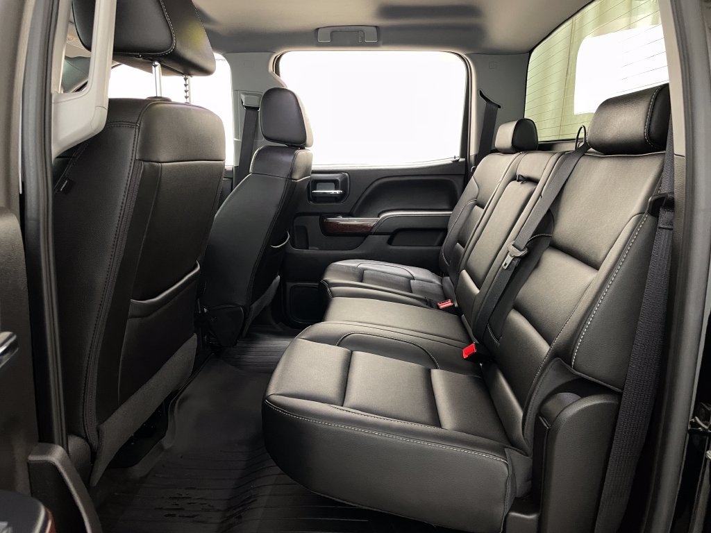 Used 2018 GMC Sierra 2500 SLT w/ Duramax Plus Package AWD/4WD image 11