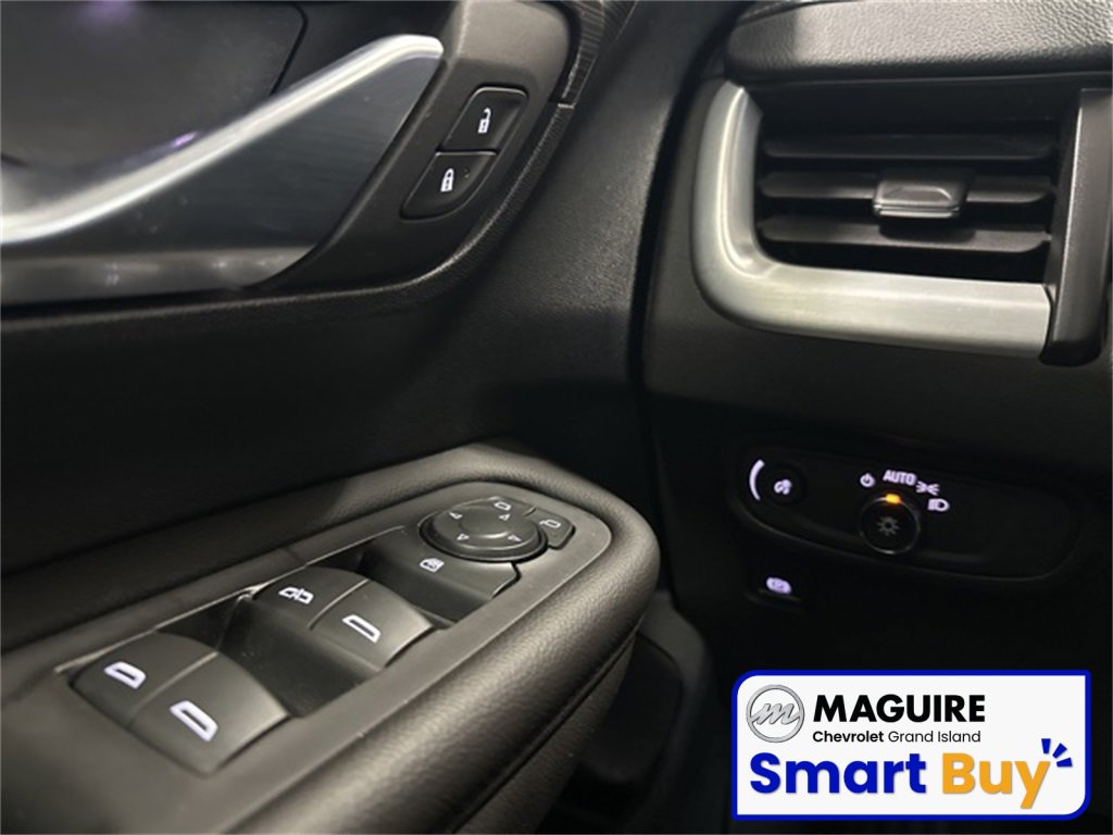 Used 2022 GMC Terrain SLE w/ Driver Convenience Package image 17