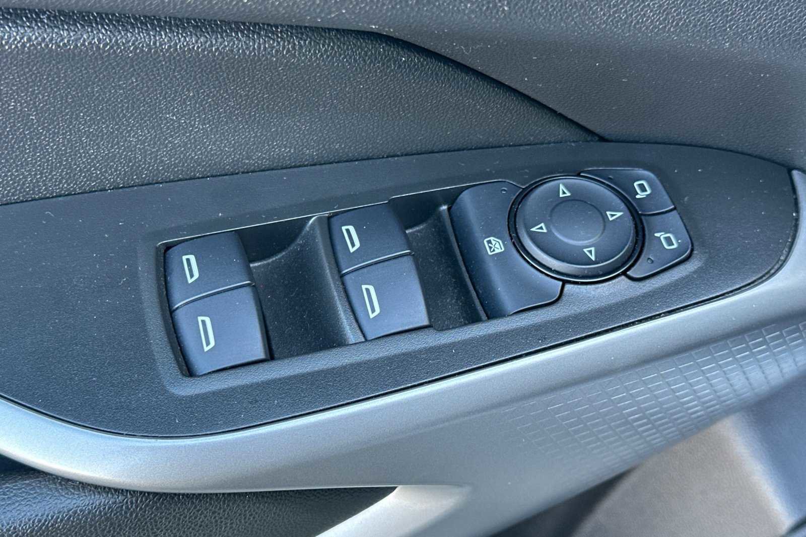 Used 2024 Chevrolet Trax RS w/ Sunroof Package image 12