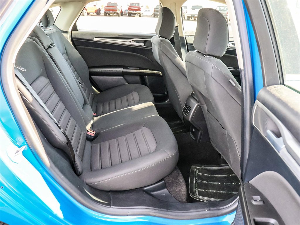 Used 2020 Ford Fusion SE image 18
