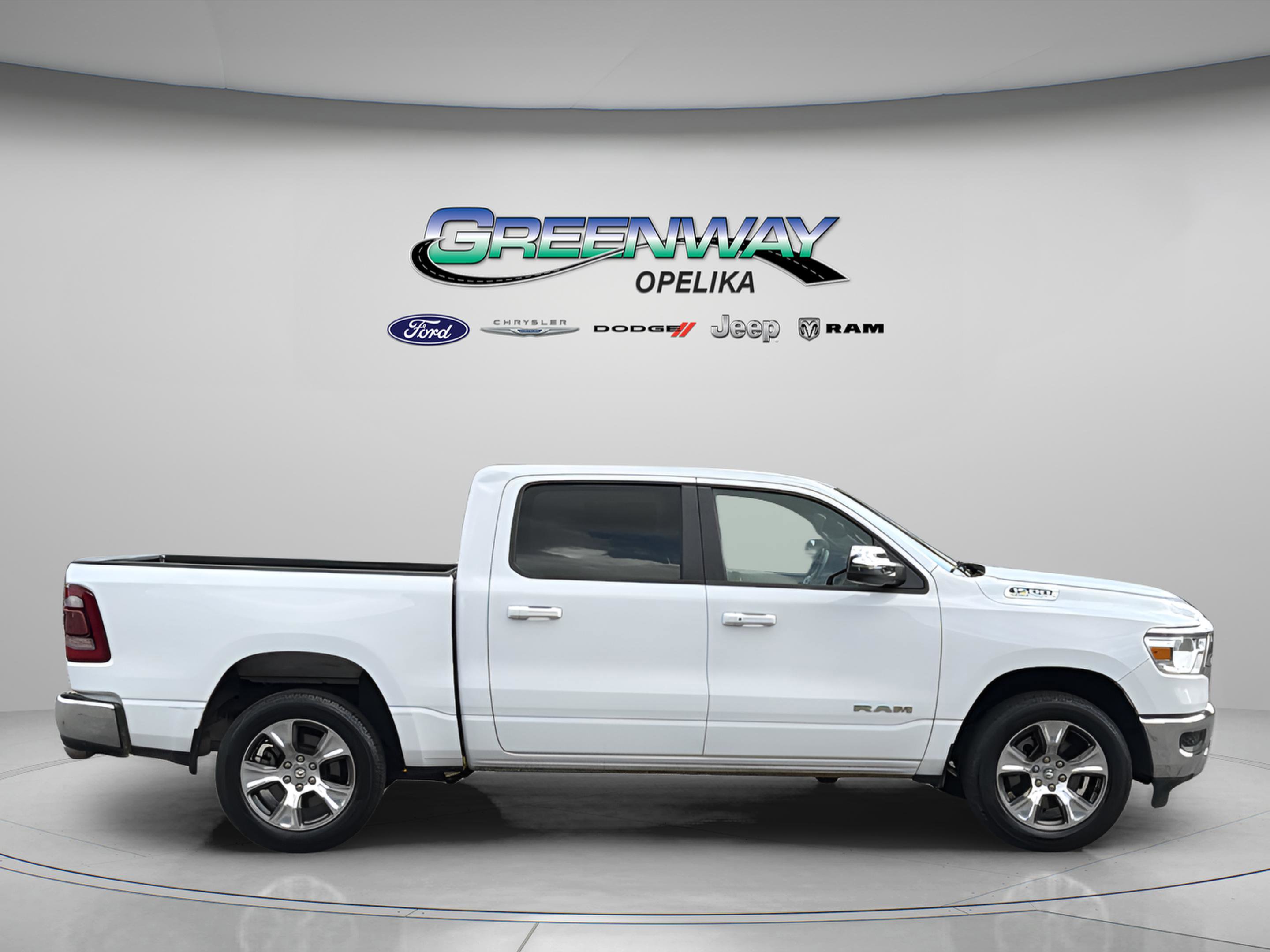 Used 2024 RAM 1500 Laramie image 2