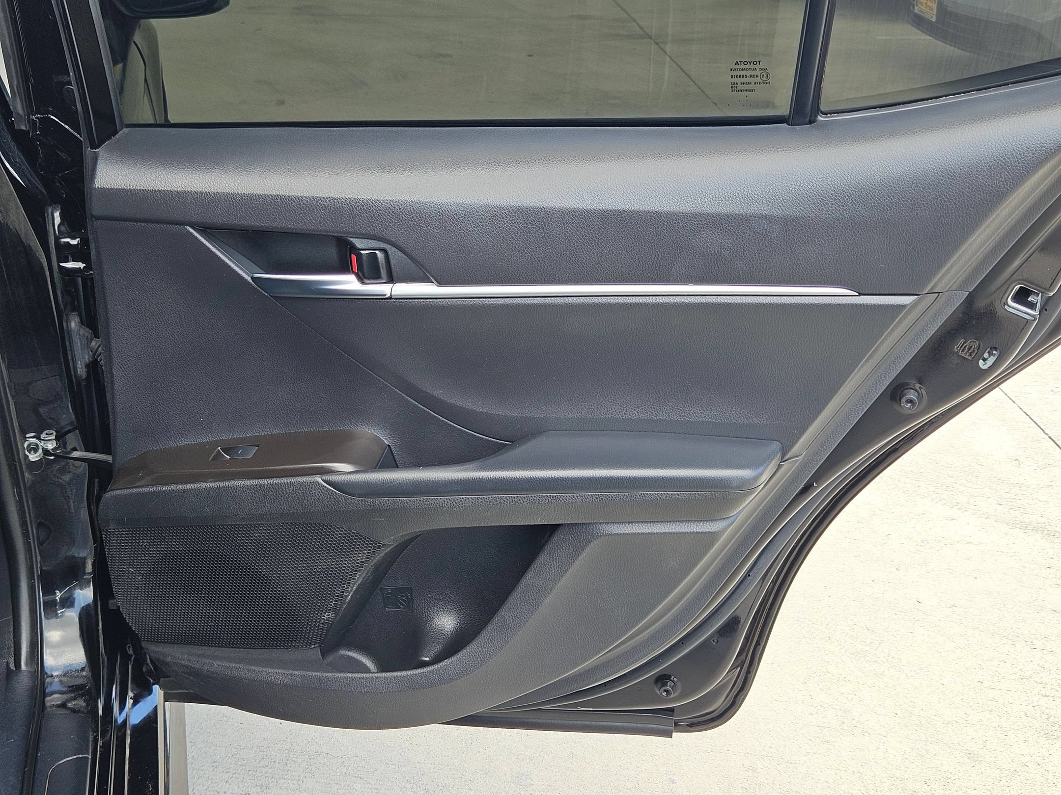 Used 2022 Toyota Camry SE FWD image 25
