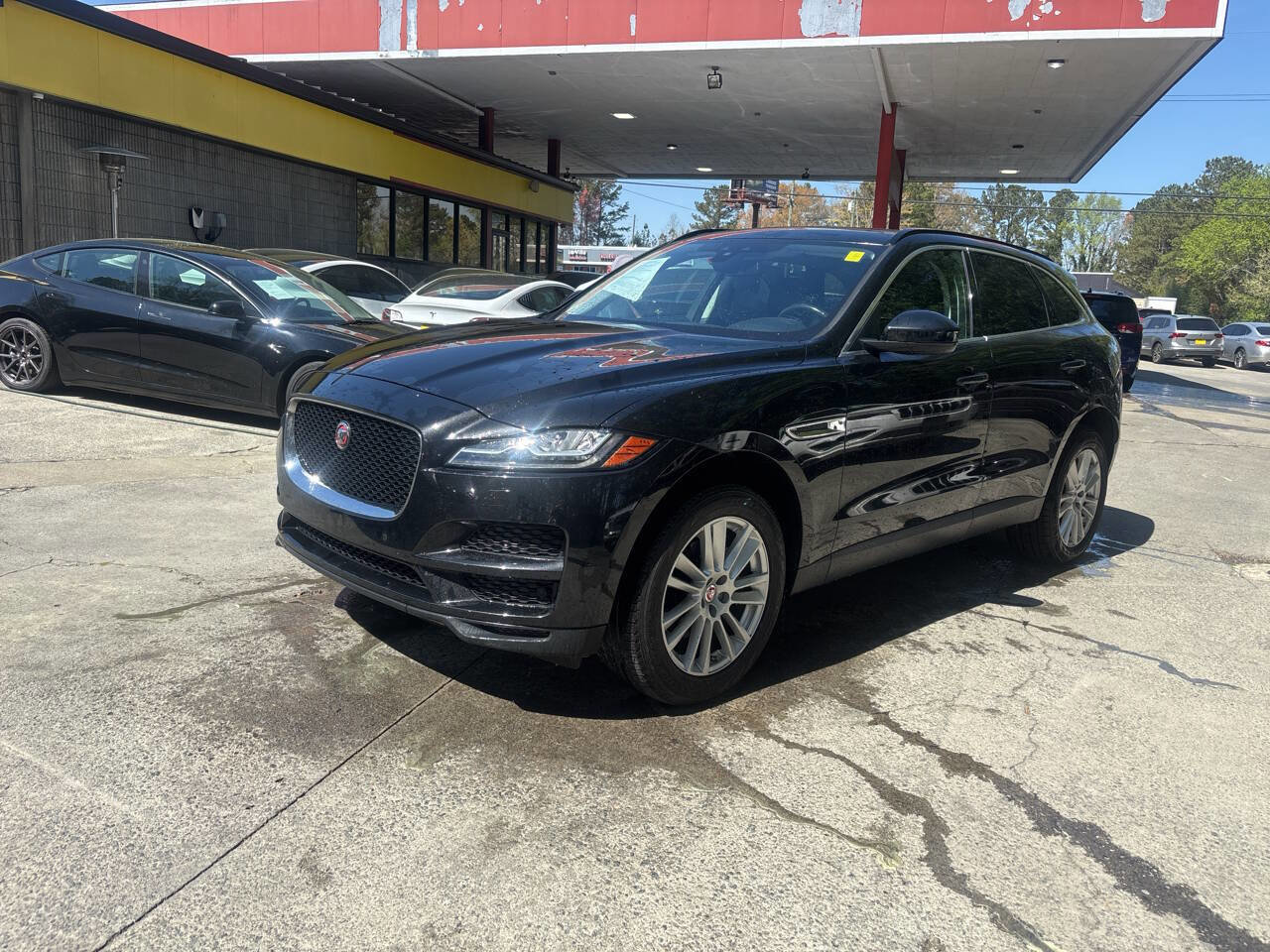 Used 2017 Jaguar F-PACE Prestige AWD/4WD image 2