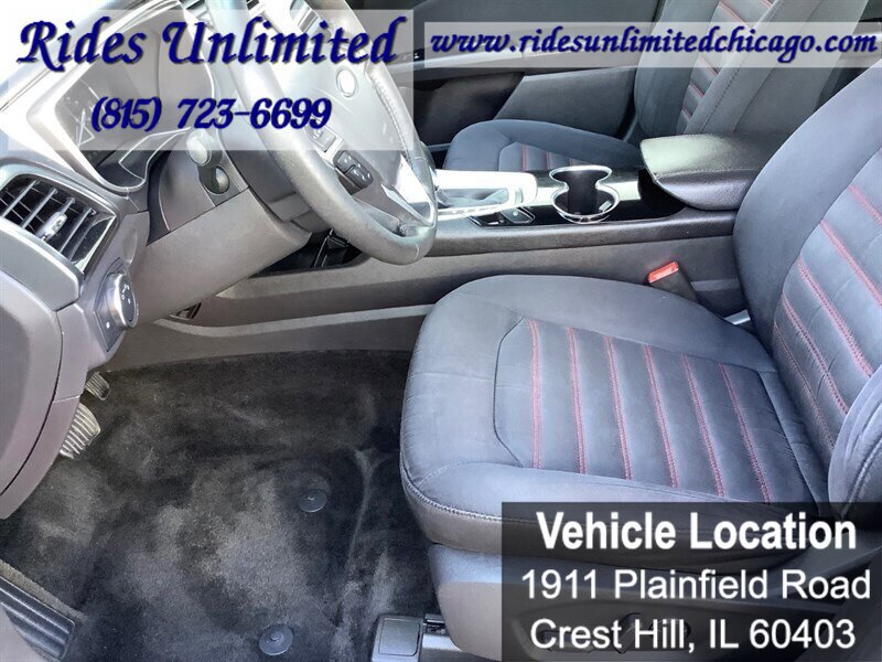 Used 2015 Ford Fusion SE image 12
