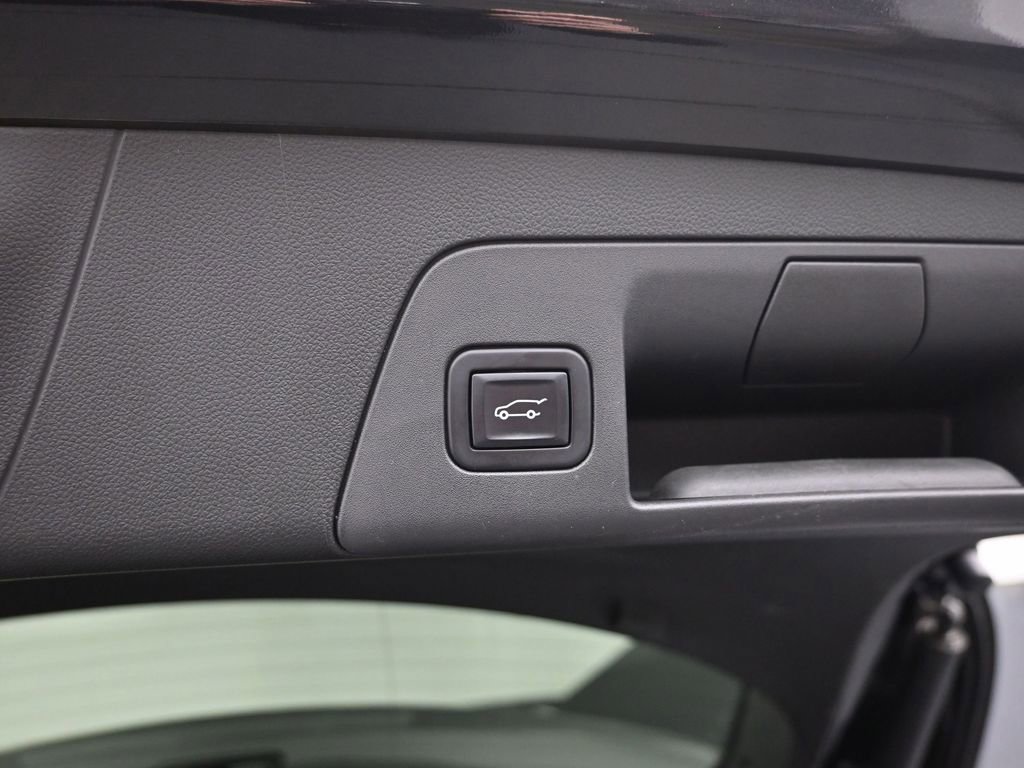 Used 2022 Buick Envision Essence w/ Technology Package I image 10