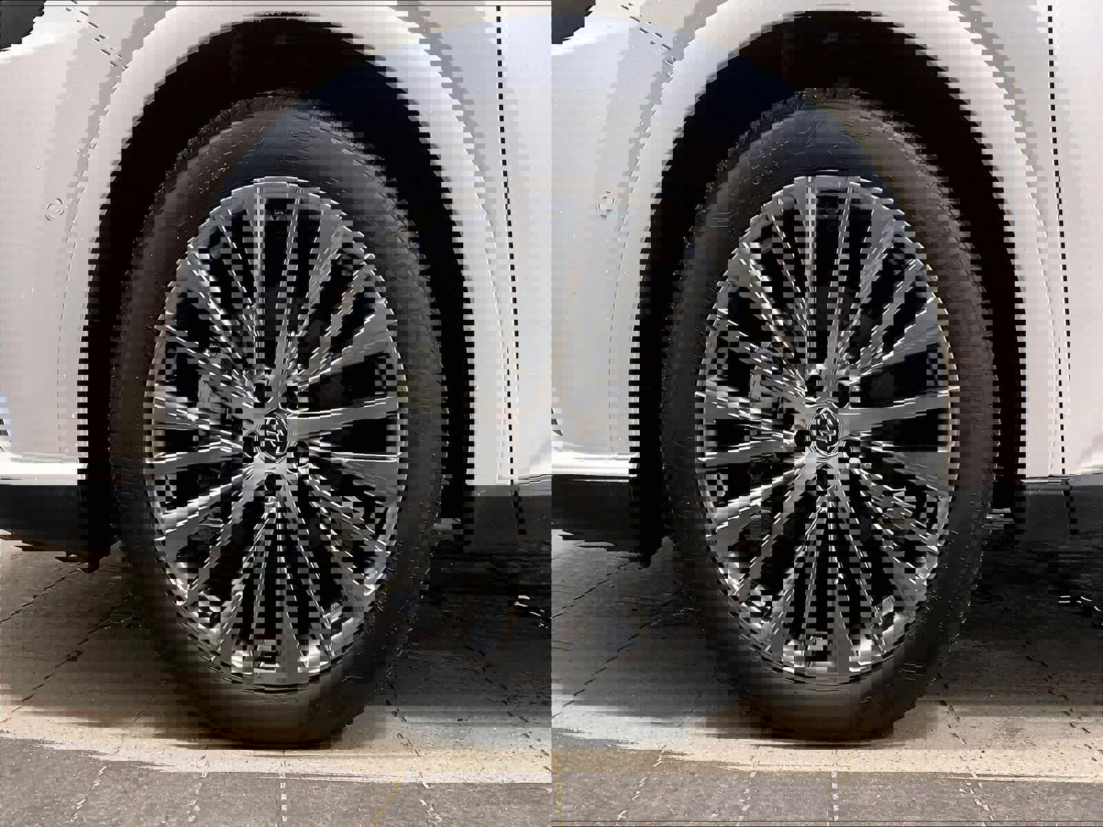 Used 2025 Lexus RX 450h Luxury w/ Convenience Package image 7