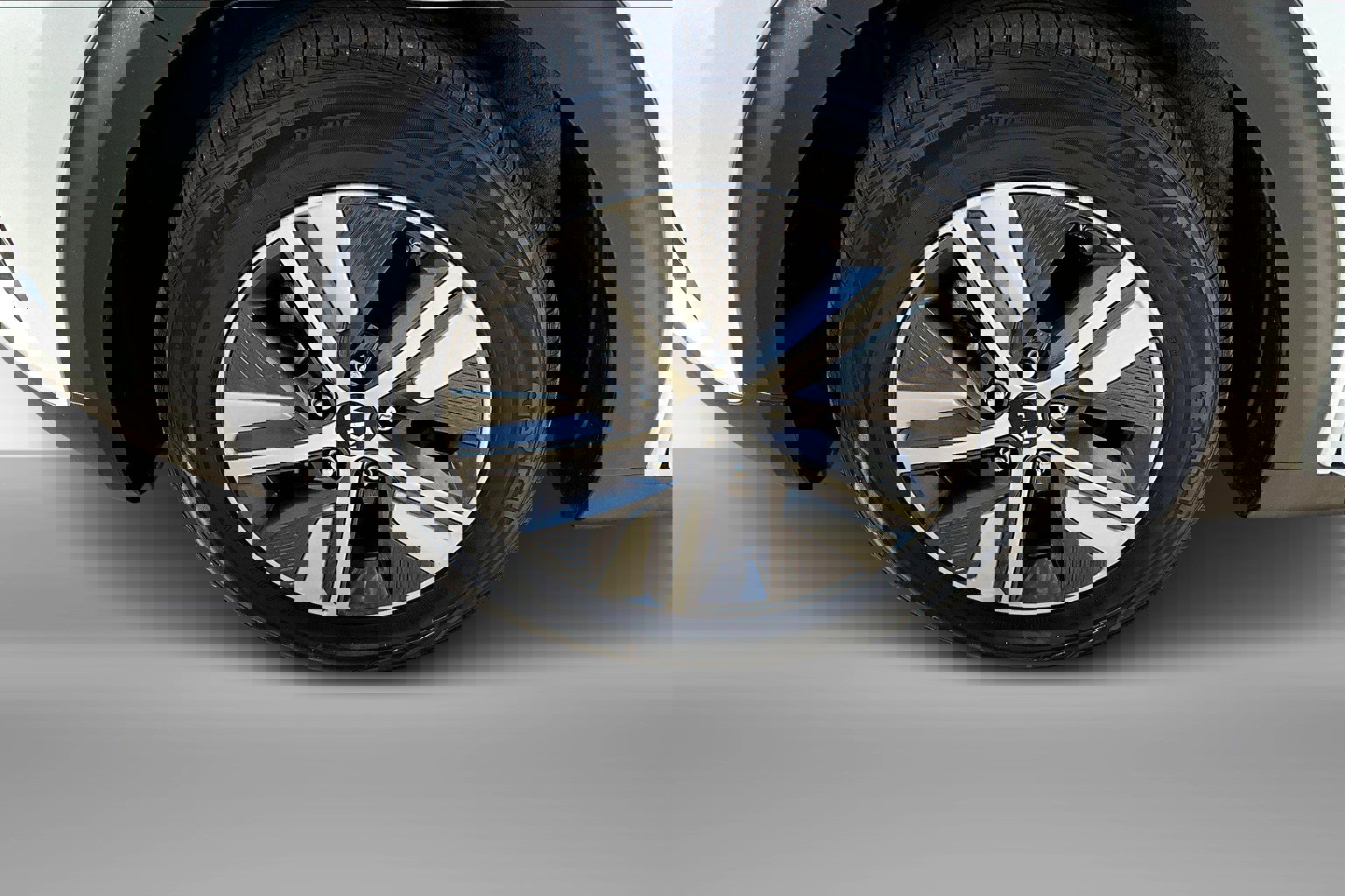 Used 2020 Kia Niro EX Premium image 2