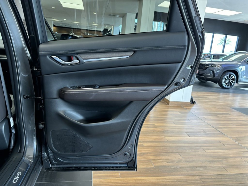 New 2025 MAZDA CX-5 Signature image 18