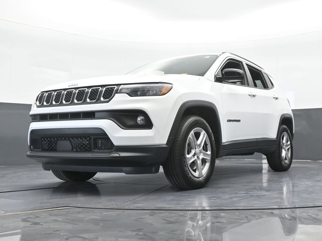 Used 2023 Jeep Compass Latitude AWD/4WD image 51