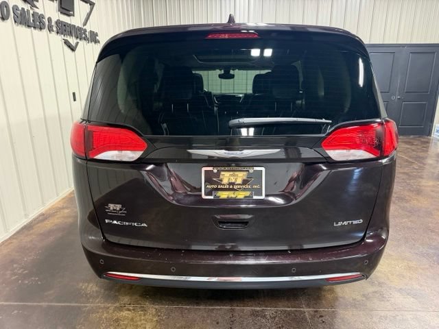 Used 2017 Chrysler Pacifica Limited FWD image 9