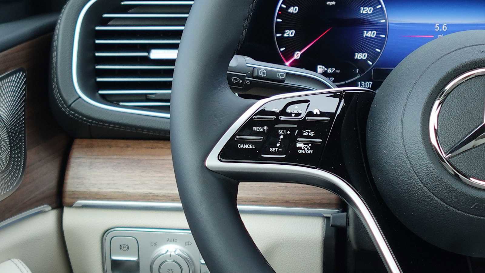 New 2026 Mercedes-Benz GLE 580 4MATIC image 45