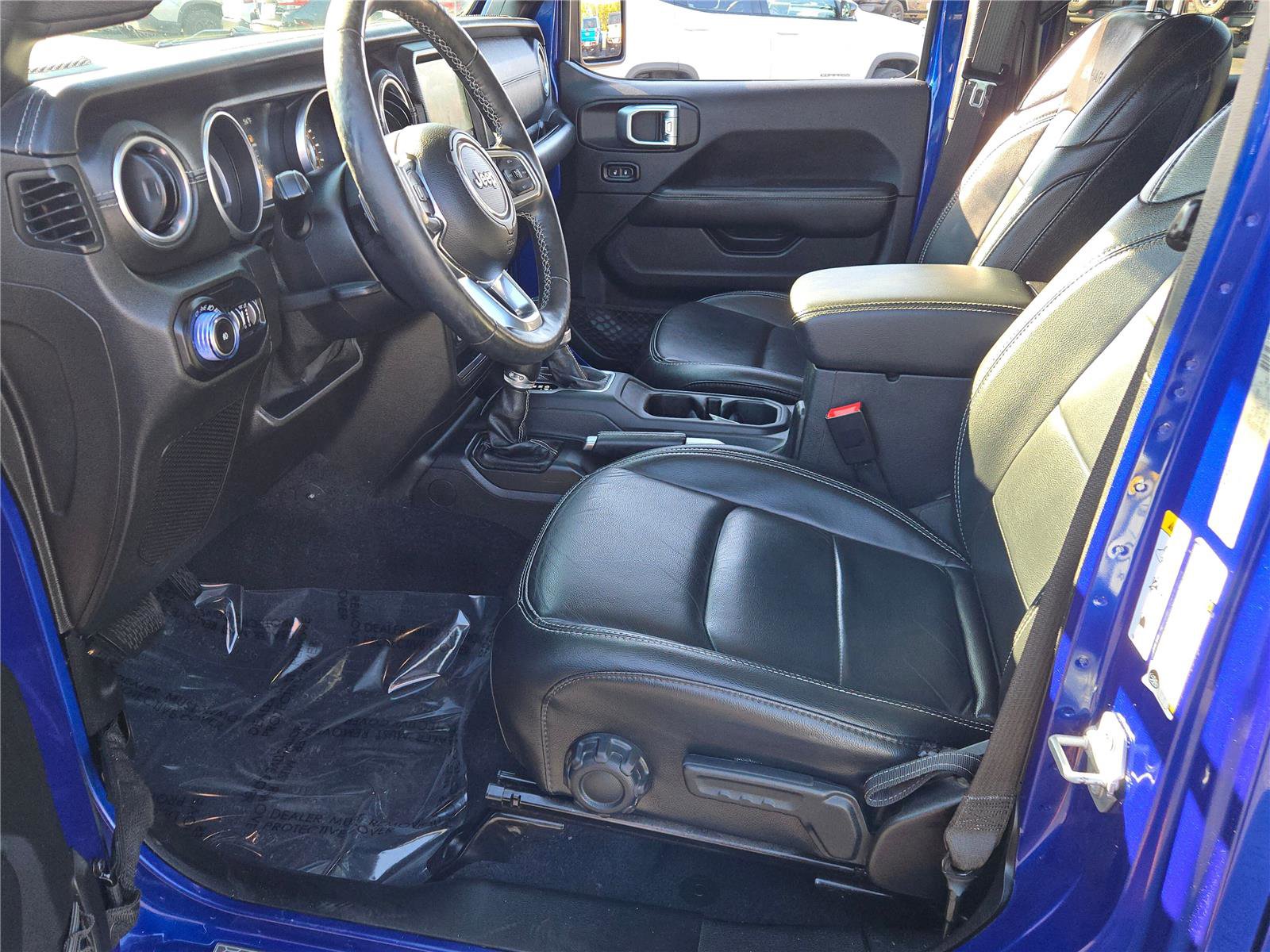 Certified 2018 Jeep Wrangler Unlimited Sahara image 26