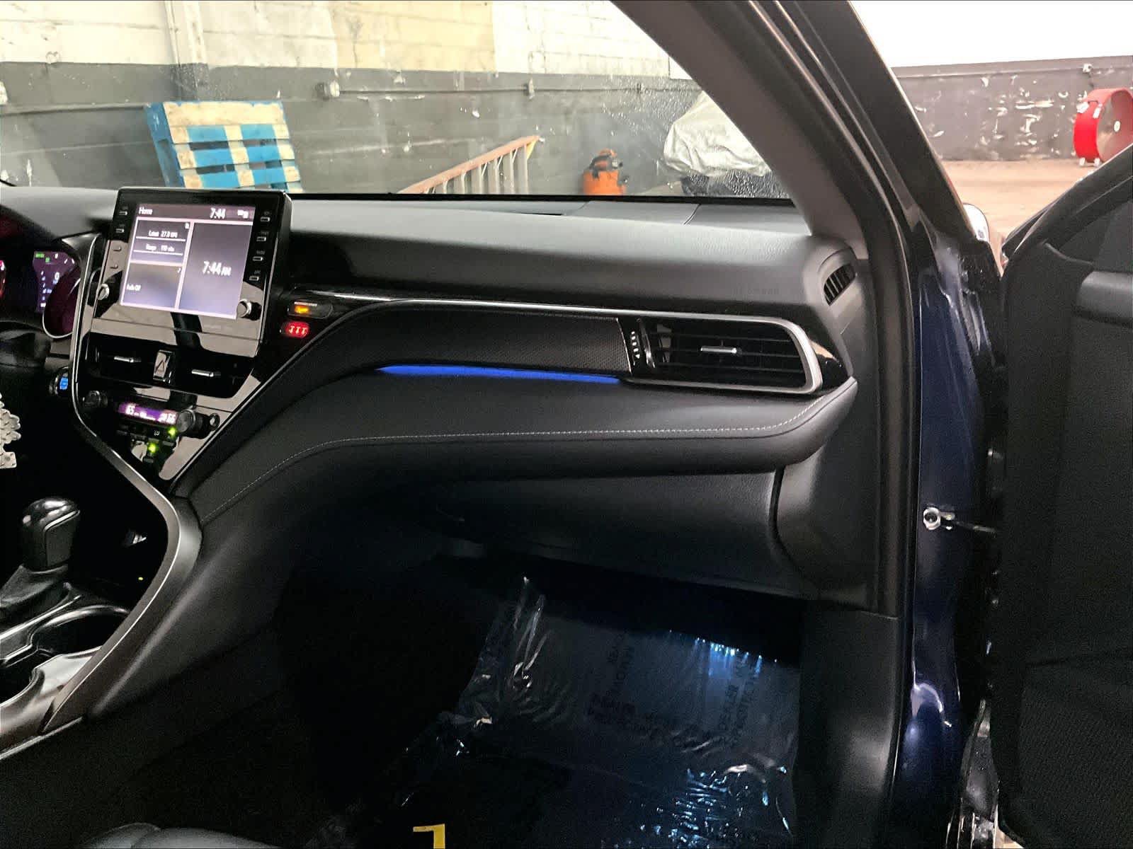 Used 2022 Toyota Camry XSE FWD image 18