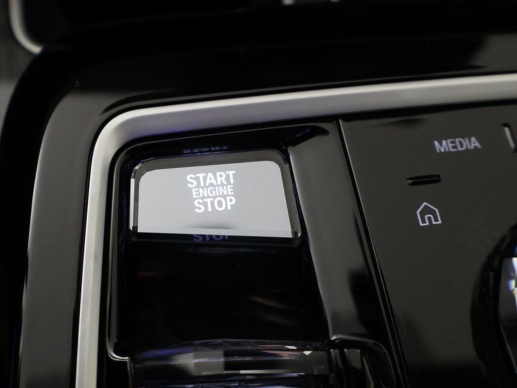 Used 2023 BMW 760i xDrive w/ Parking Assistance Package AWD/4WD image 45