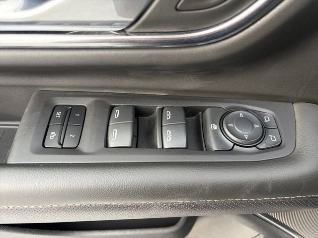 Used 2024 GMC Yukon XL SLT image 4