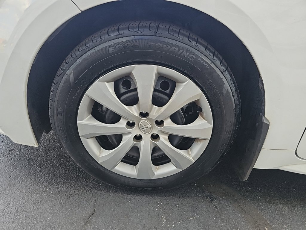 Used 2025 Toyota Corolla LE FWD image 8